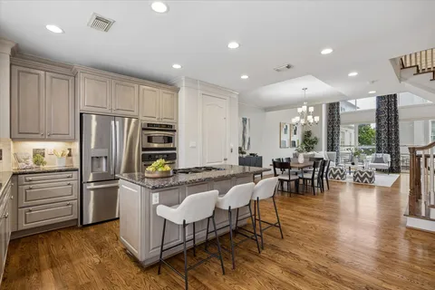 $650,000 | 2516 South Boulevard, Houston, TX 77098