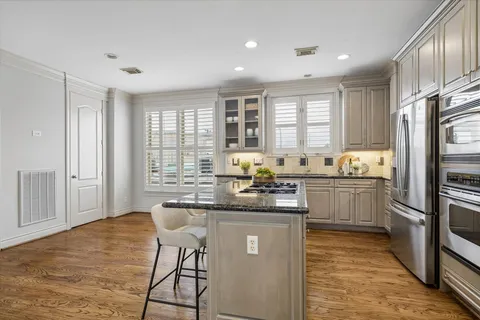 $650,000 | 2516 South Boulevard, Houston, TX 77098