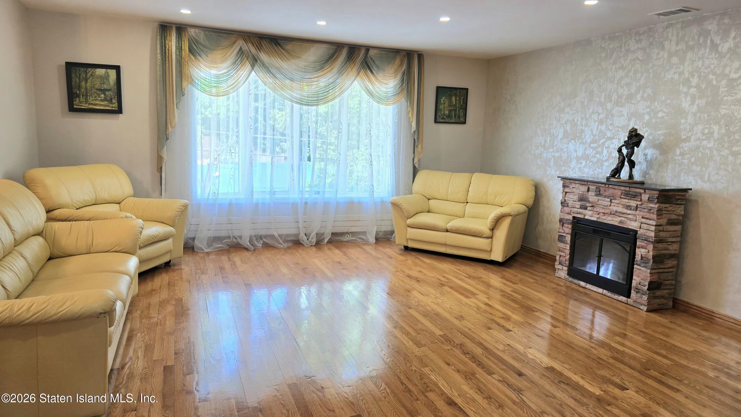 80 Normalee Road Staten Island, NY 10305 - Photo 22 of 79 20260608_113716