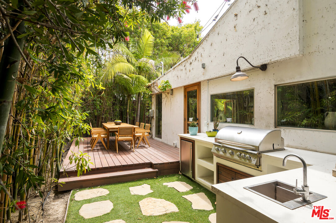 1126 Indiana Avenue Venice, CA 90291 - Photo 29 of 34
