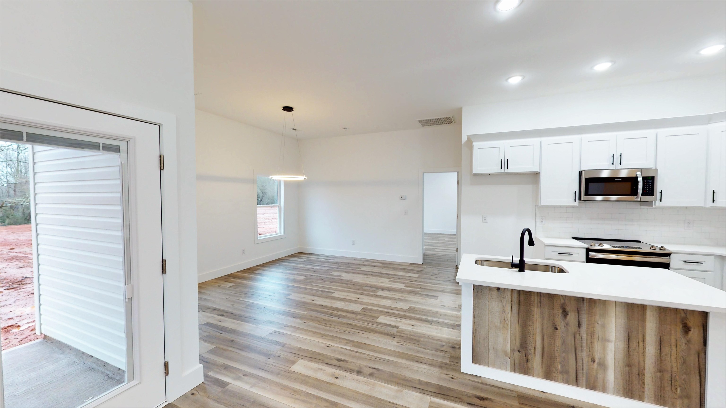 251 R C Thompson Road Chesnee, SC 29323 - Photo 4 of 27 Gallery Image 4