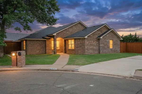 $284,999 | 8202 Clinton Avenue, Lubbock, TX 79424