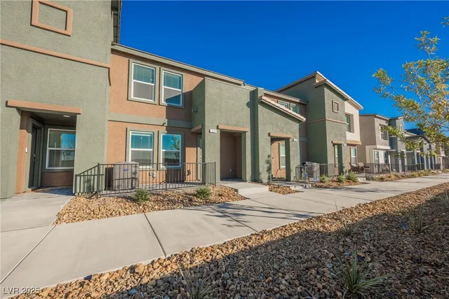 $2,040 | 1693 Pamela Springs Lane, North Las Vegas, NV 89084