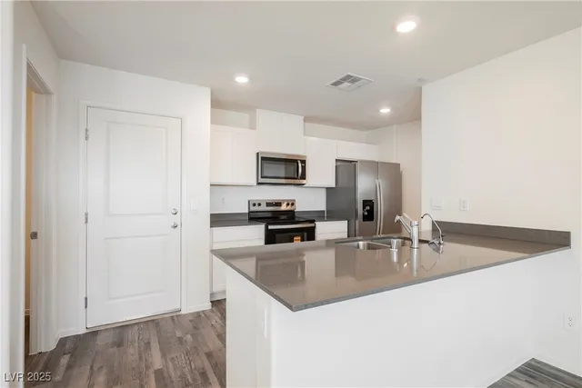 $2,040 | 1693 Pamela Springs Lane, North Las Vegas, NV 89084