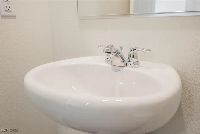 $2,040 | 1693 Pamela Springs Lane, North Las Vegas, NV 89084