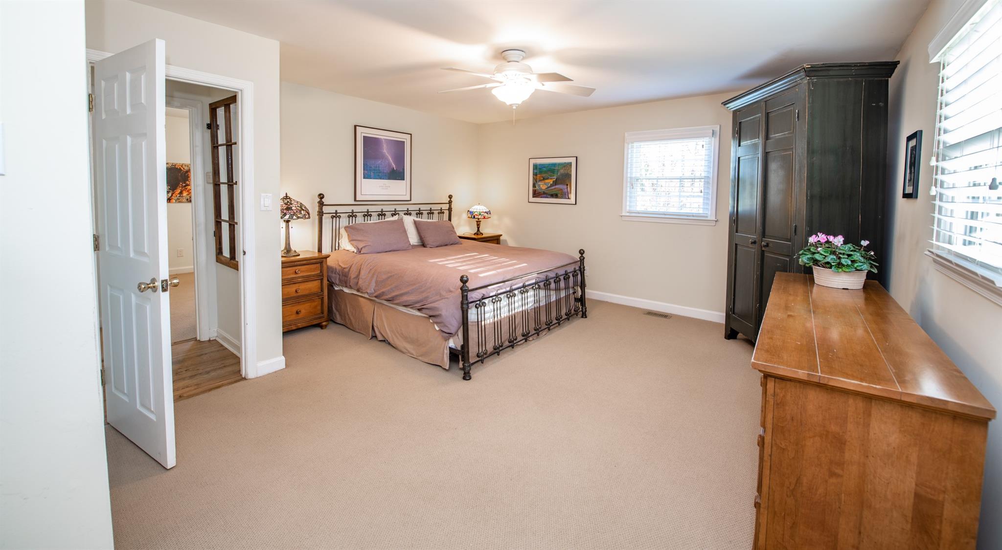 9005 Hood Road Charlotte, NC 28215 - Photo 11 of 28 Gallery Image 11