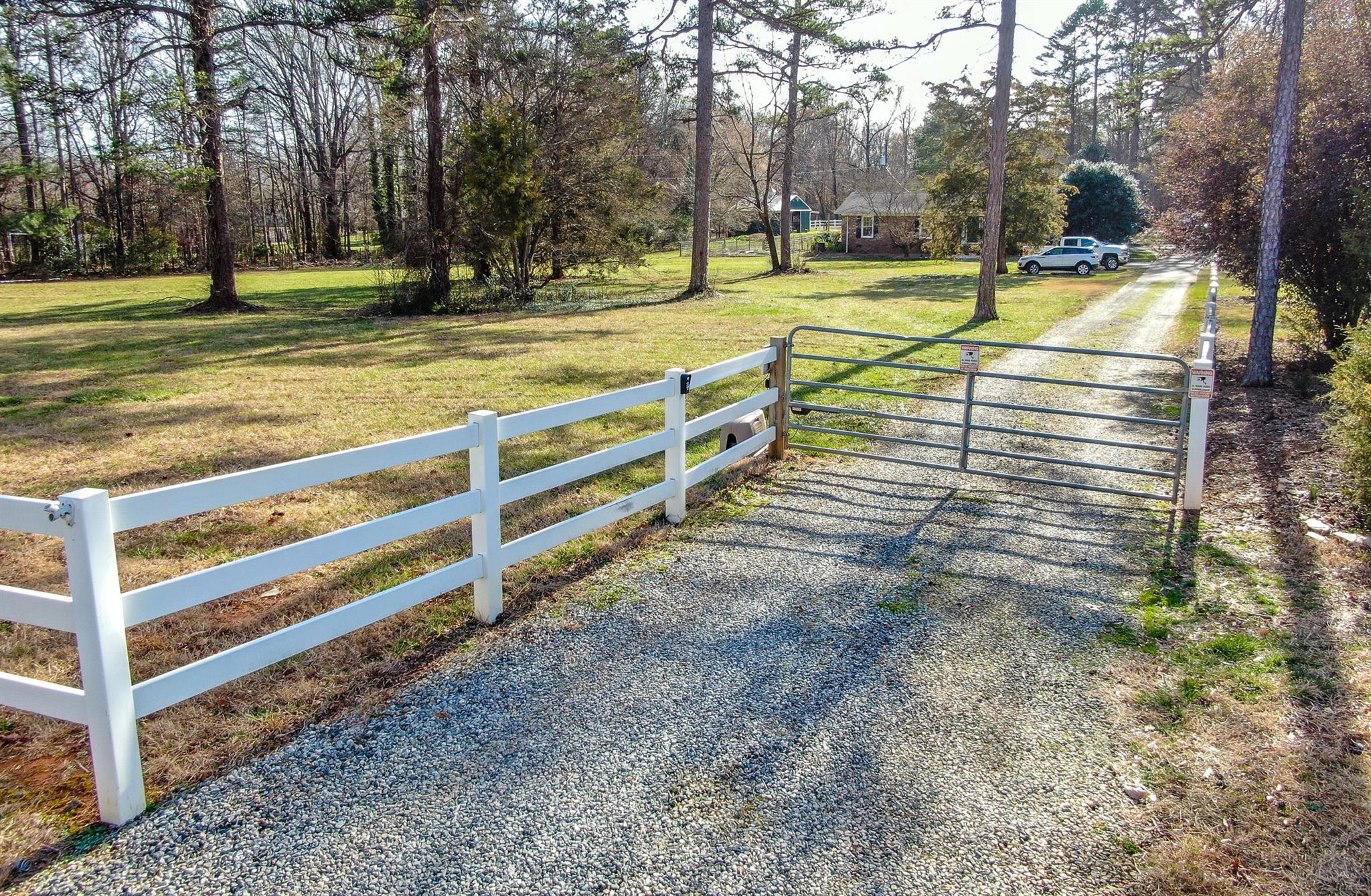 9005 Hood Road Charlotte, NC 28215 - Photo 25 of 28 Gallery Image 25