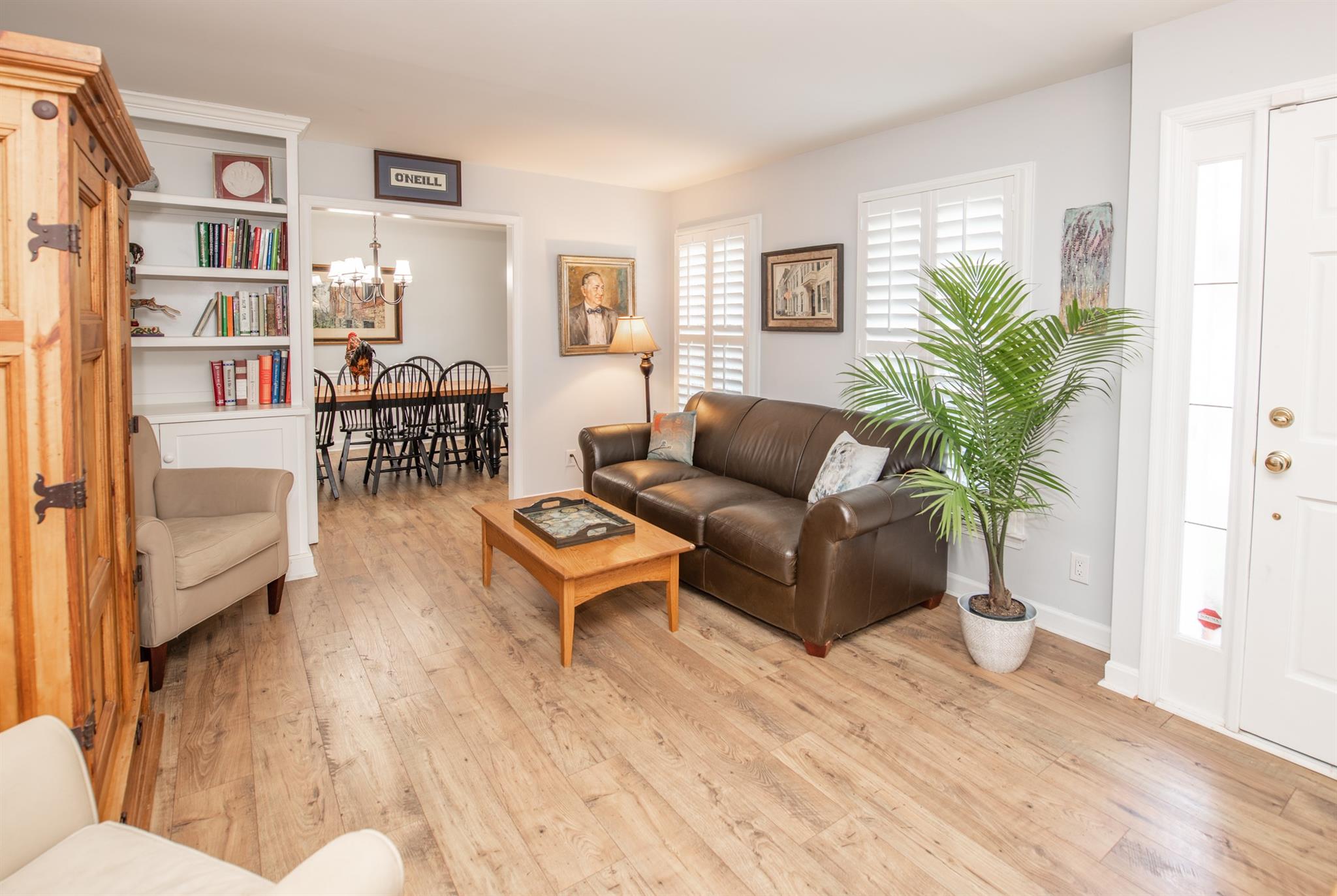 9005 Hood Road Charlotte, NC 28215 - Photo 4 of 28 Gallery Image 4