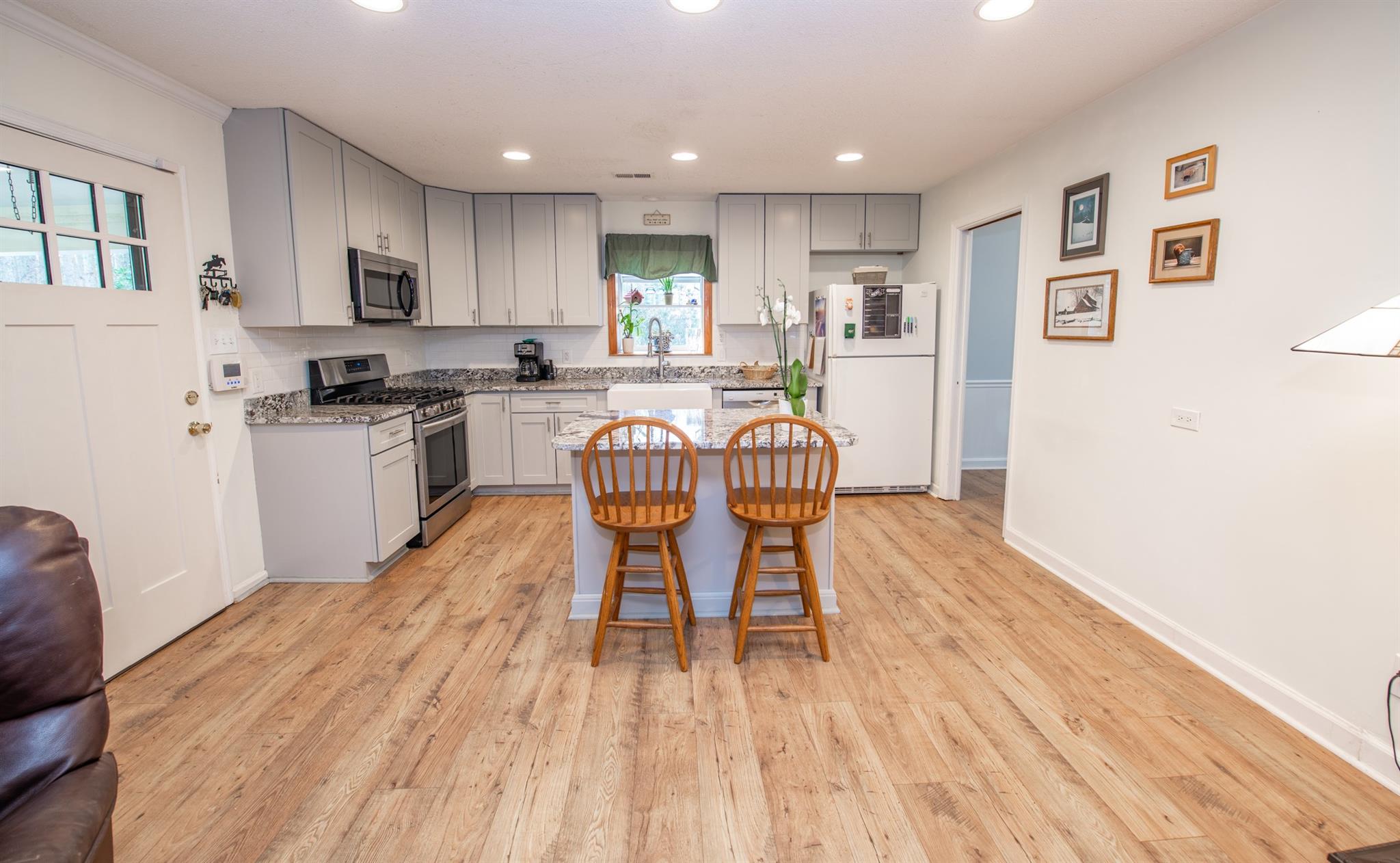 9005 Hood Road Charlotte, NC 28215 - Photo 8 of 28 Gallery Image 8