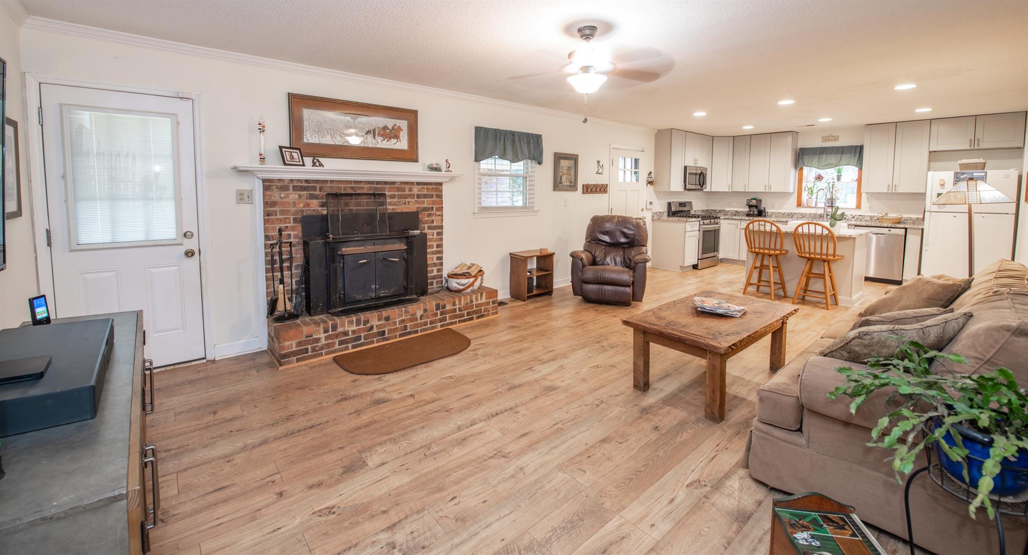 9005 Hood Road Charlotte, NC 28215 - Photo 10 of 28 Gallery Image 10