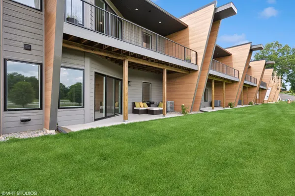 $575,000 | 220 Yard Perfect Drive, La Porte, IN 46350