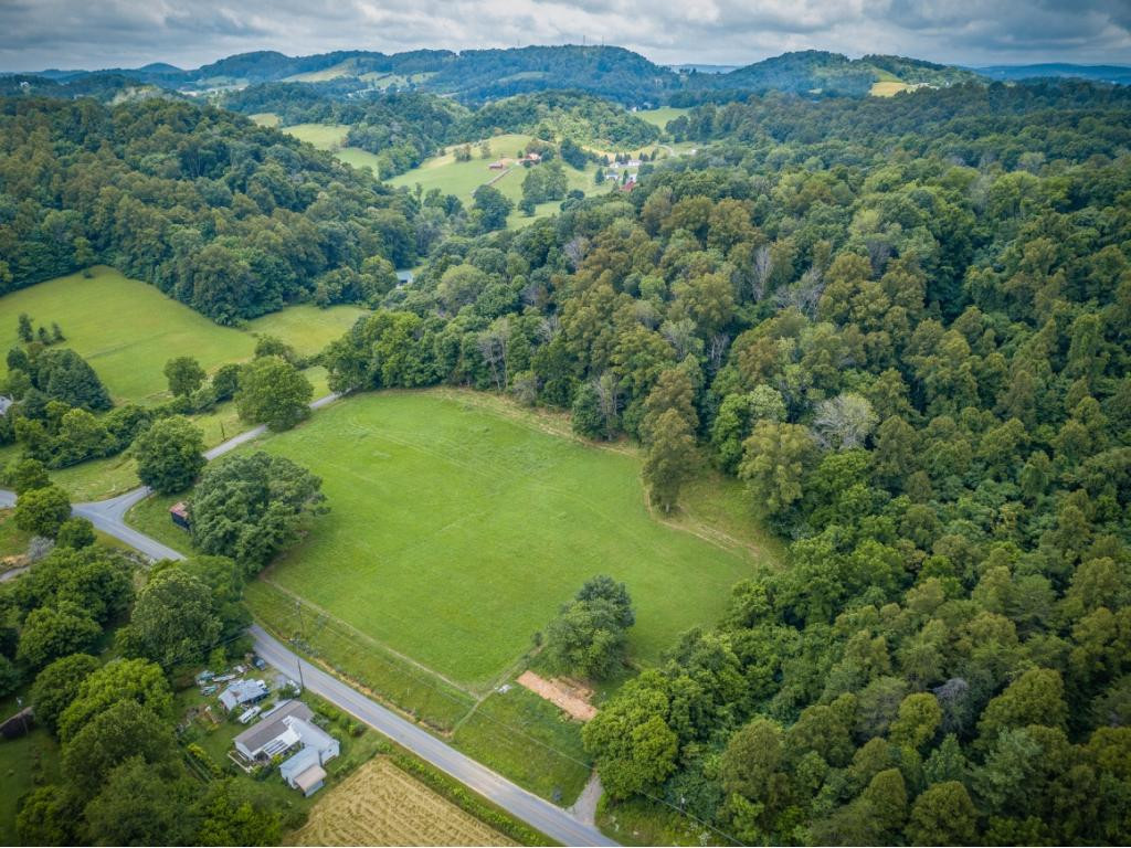 1169 Old Stage Road Gray, TN 37615 - Photo 3 of 16 Photo 3