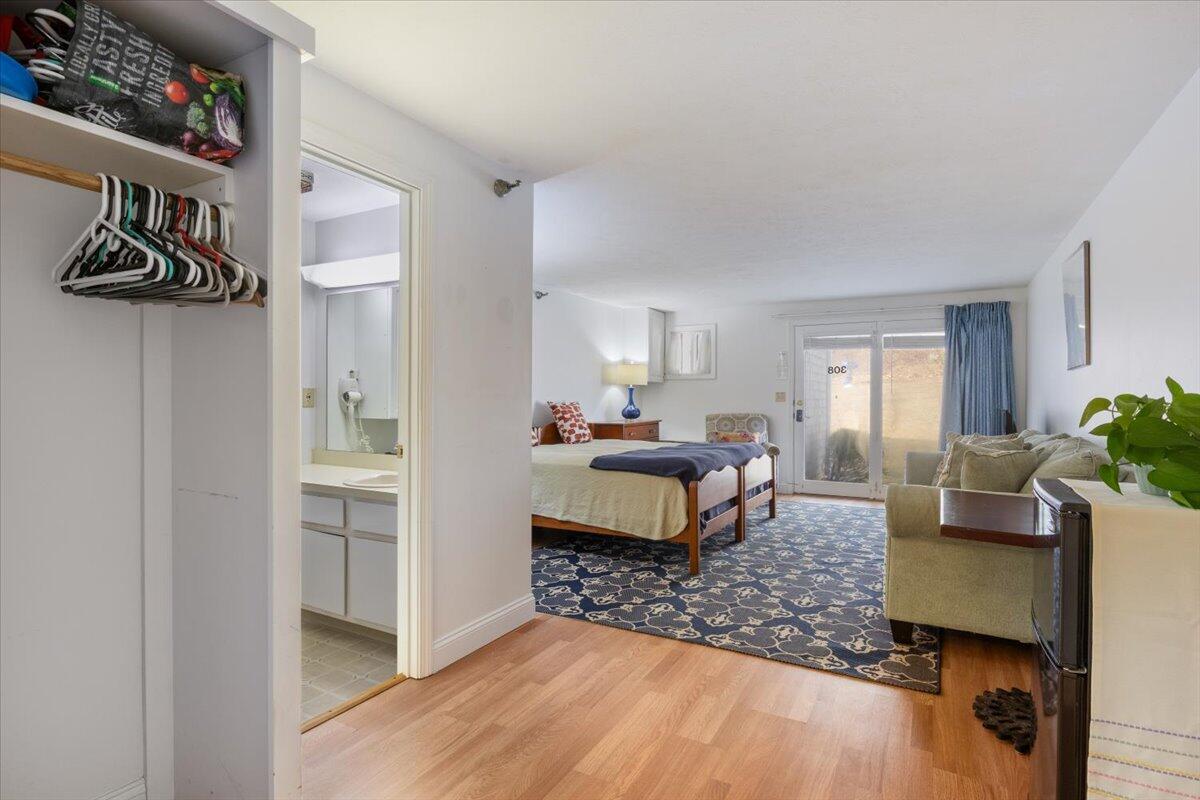 35 Main Street, Unit 8 Ogunquit, ME 03907 - Photo 11 of 22 Rear suite