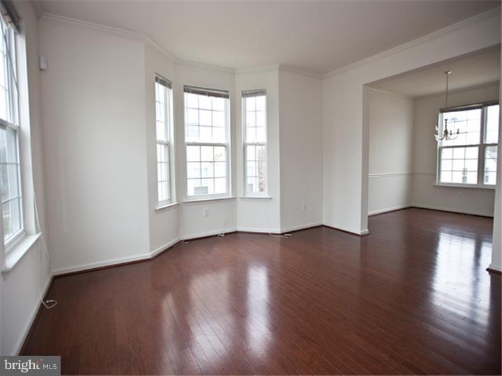 6 Parliament Road Sicklerville, NJ 08081 - Photo 4 of 18 Living Room