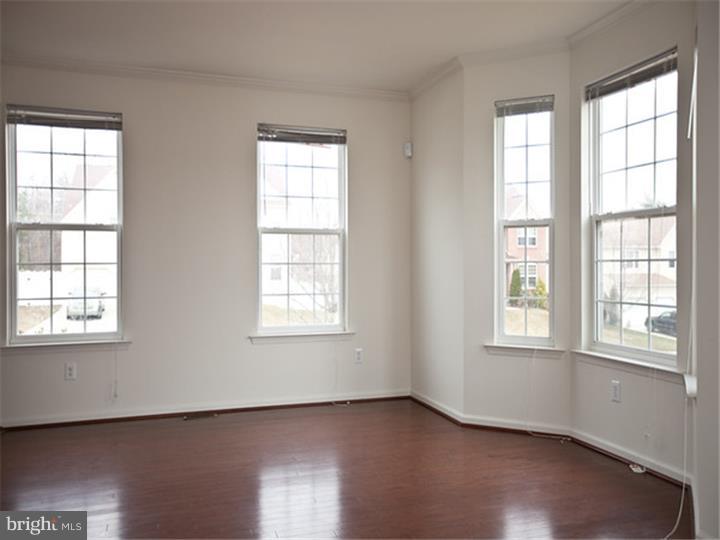 6 Parliament Road Sicklerville, NJ 08081 - Photo 5 of 18 Living Room