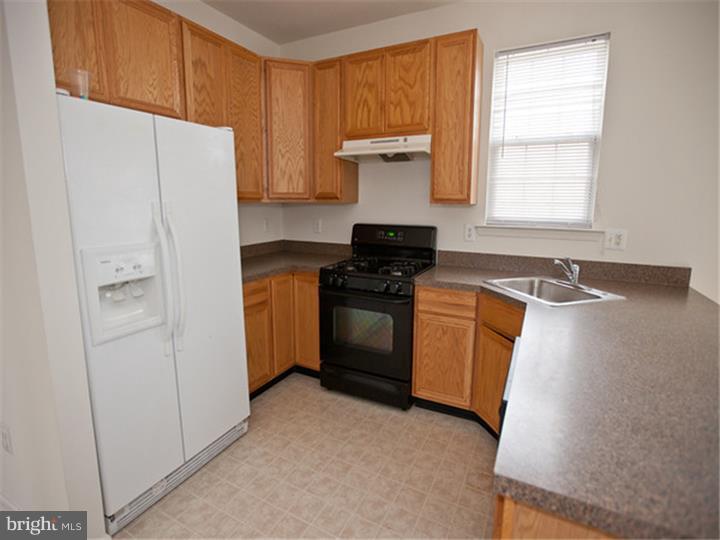 6 Parliament Road Sicklerville, NJ 08081 - Photo 7 of 18 Kitchen