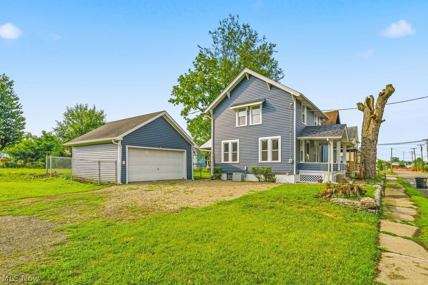 410 Warner Road Southeast Canton, OH 44707 - Photo 3 of 20