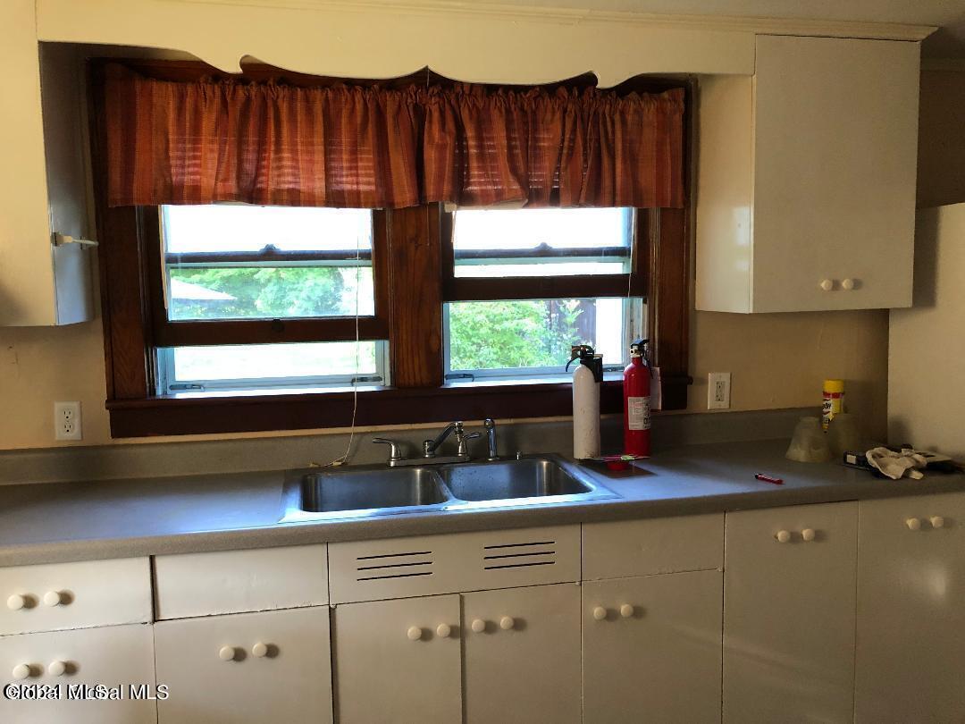 147 Anthony Road, Unit 2 Clifton Park, NY 12065 - Photo 6 of 17 147 kit 3