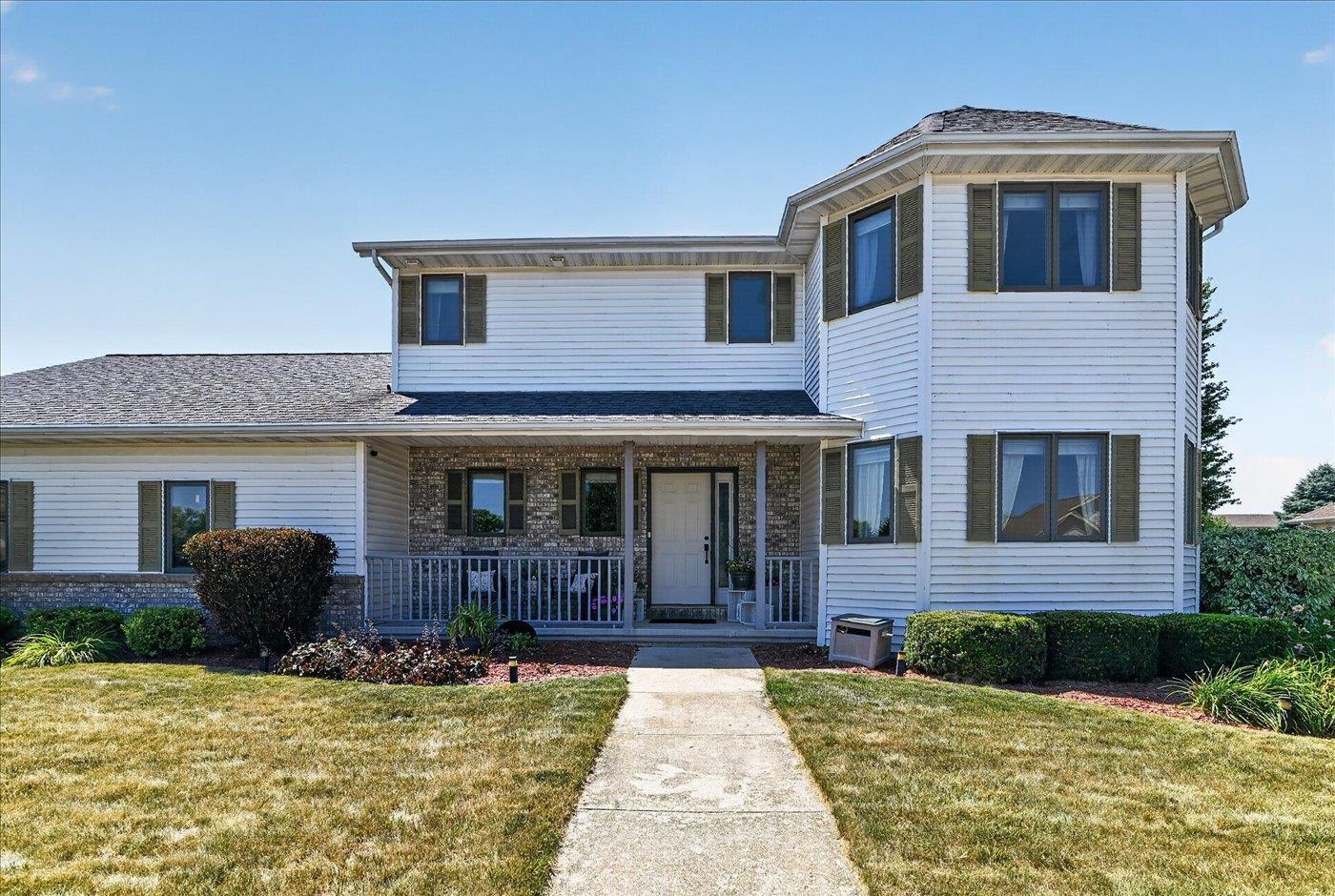 606 Cobblestone Way Watertown, WI 53094 - Photo 2 of 54