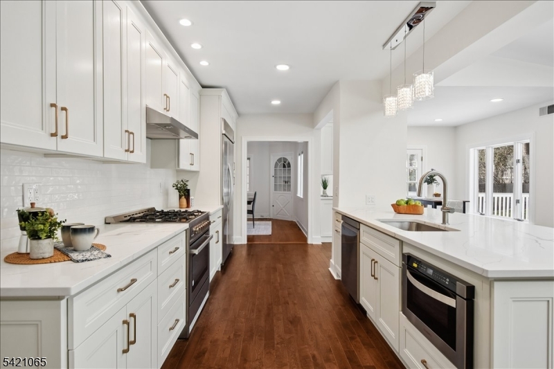 27 Barnsdale Road Short Hills, NJ 07078 - Photo 19 of 48