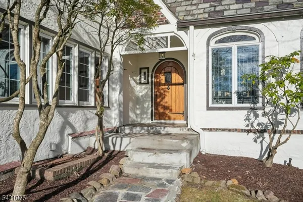 $2,495,000 | 27 Barnsdale Road, Short Hills, NJ 07078