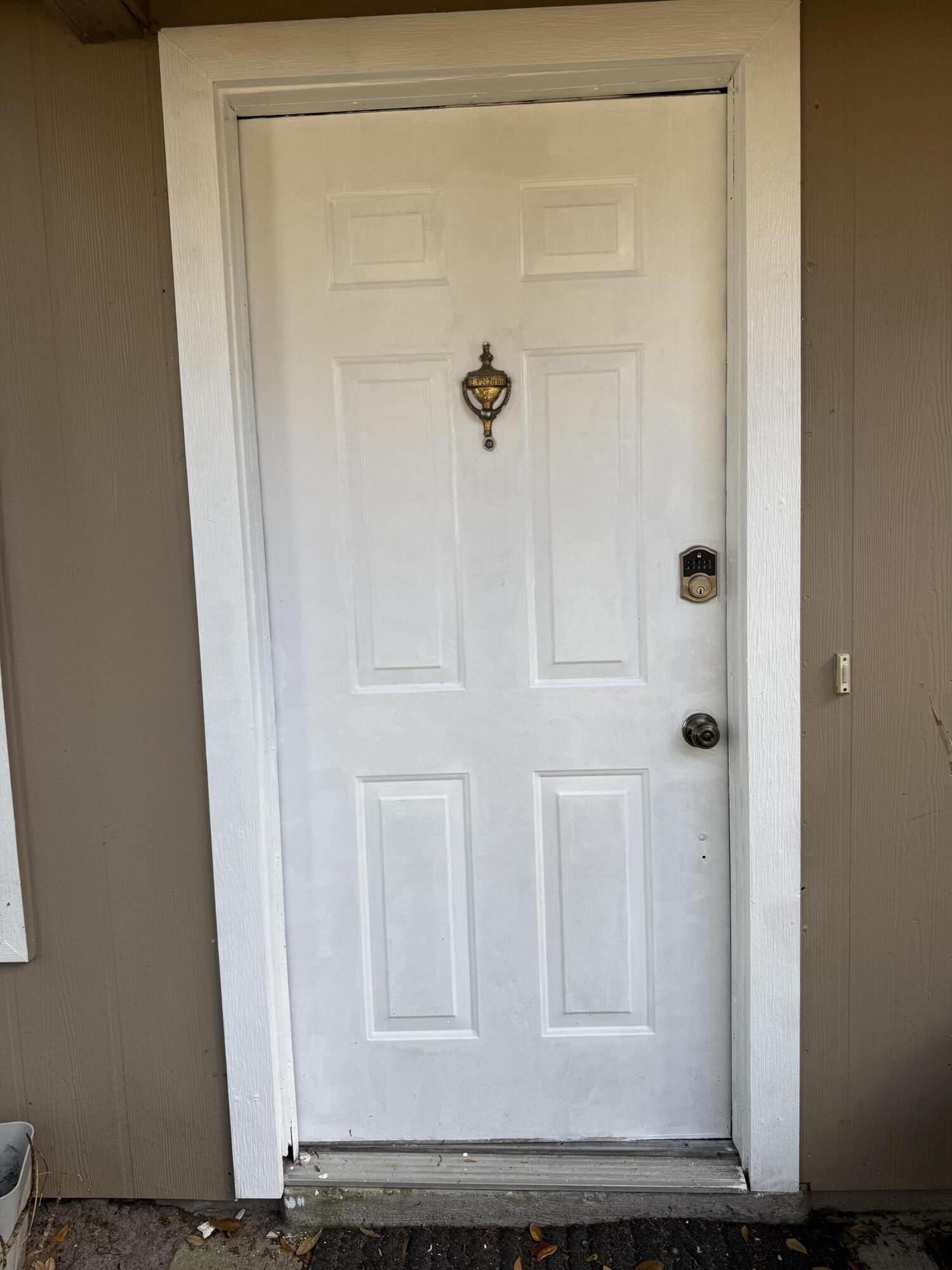 683 Post Oak Circle, Unit 105 Altamonte Springs, FL 32701 - Photo 4 of 22 a view of a door