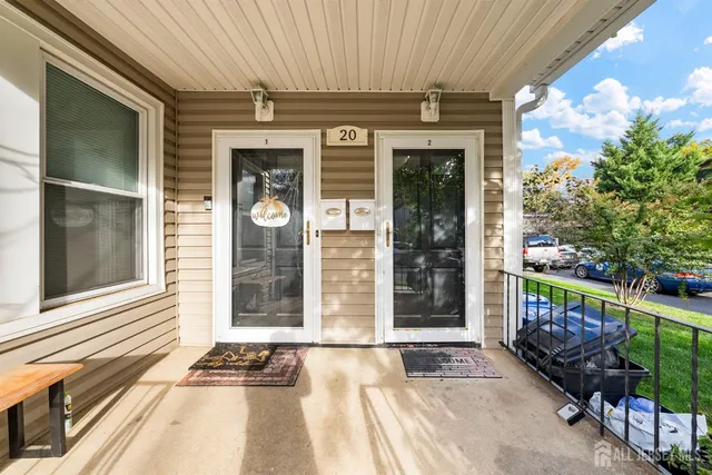 a view of a entrance of the house