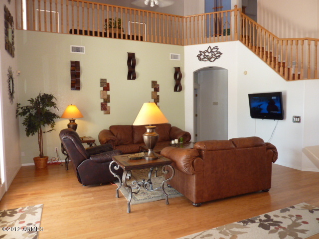 211 West St John Road Phoenix, AZ 85023 - Photo 4 of 34 P1040067