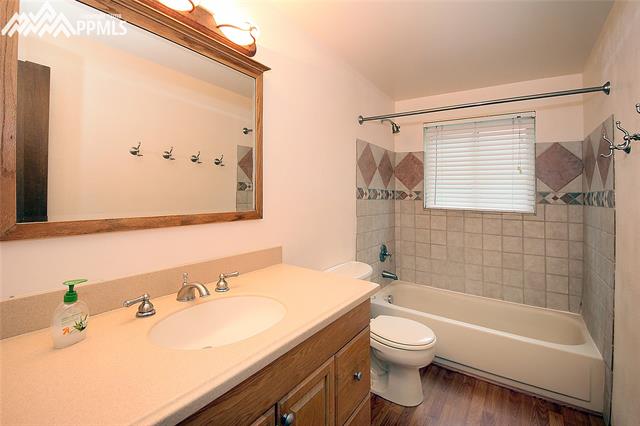 2830 Ridgeglen Square Colorado Springs, CO 80918 - Photo 11 of 25
