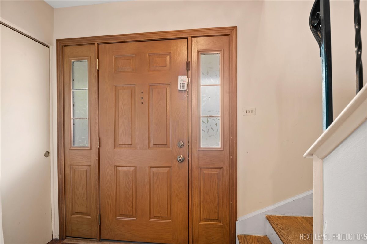 515 Hillcrest Boulevard Hoffman Estates, IL 60169 - Photo 22 of 29