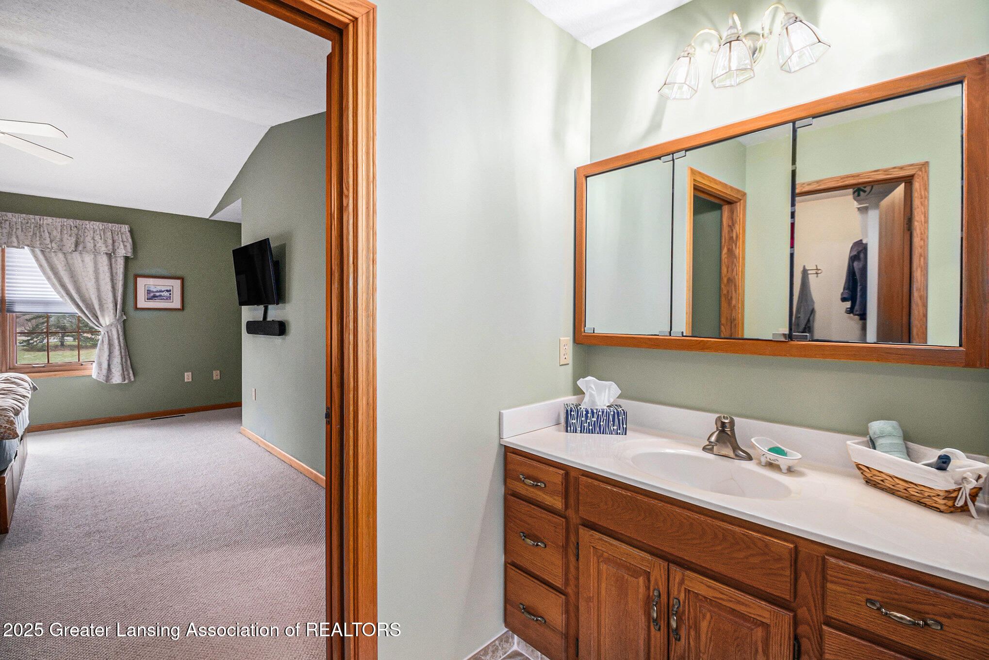 2400 Hawley Road Mason, MI 48854 - Photo 20 of 51 Bathroom