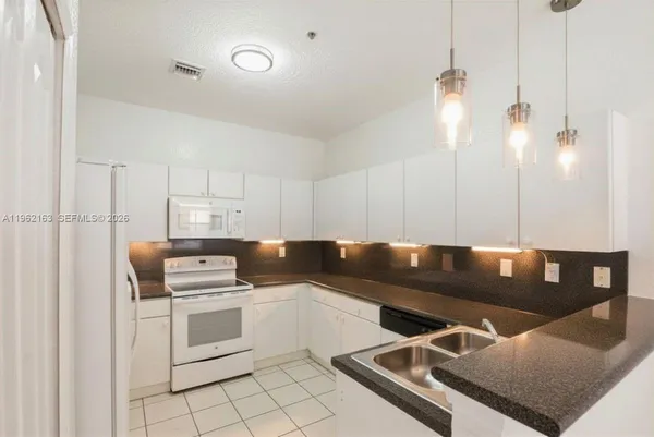 $2,900 | 4435 Southwest 160th Avenue, Unit 214, Miramar, FL 33027