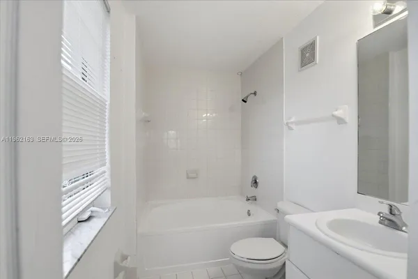 $2,900 | 4435 Southwest 160th Avenue, Unit 214, Miramar, FL 33027