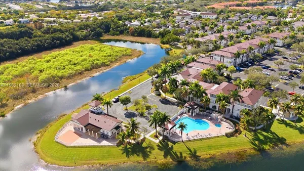 $2,900 | 4435 Southwest 160th Avenue, Unit 214, Miramar, FL 33027