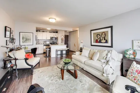 $225,000 | 3930 North Pine Grove Avenue, Unit 2912, Chicago, IL 60613