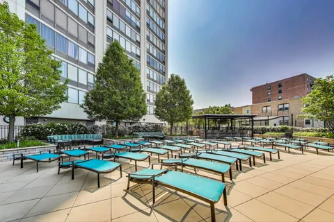 $225,000 | 3930 North Pine Grove Avenue, Unit 2912, Chicago, IL 60613