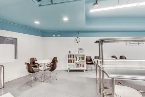 $225,000 | 3930 North Pine Grove Avenue, Unit 2912, Chicago, IL 60613