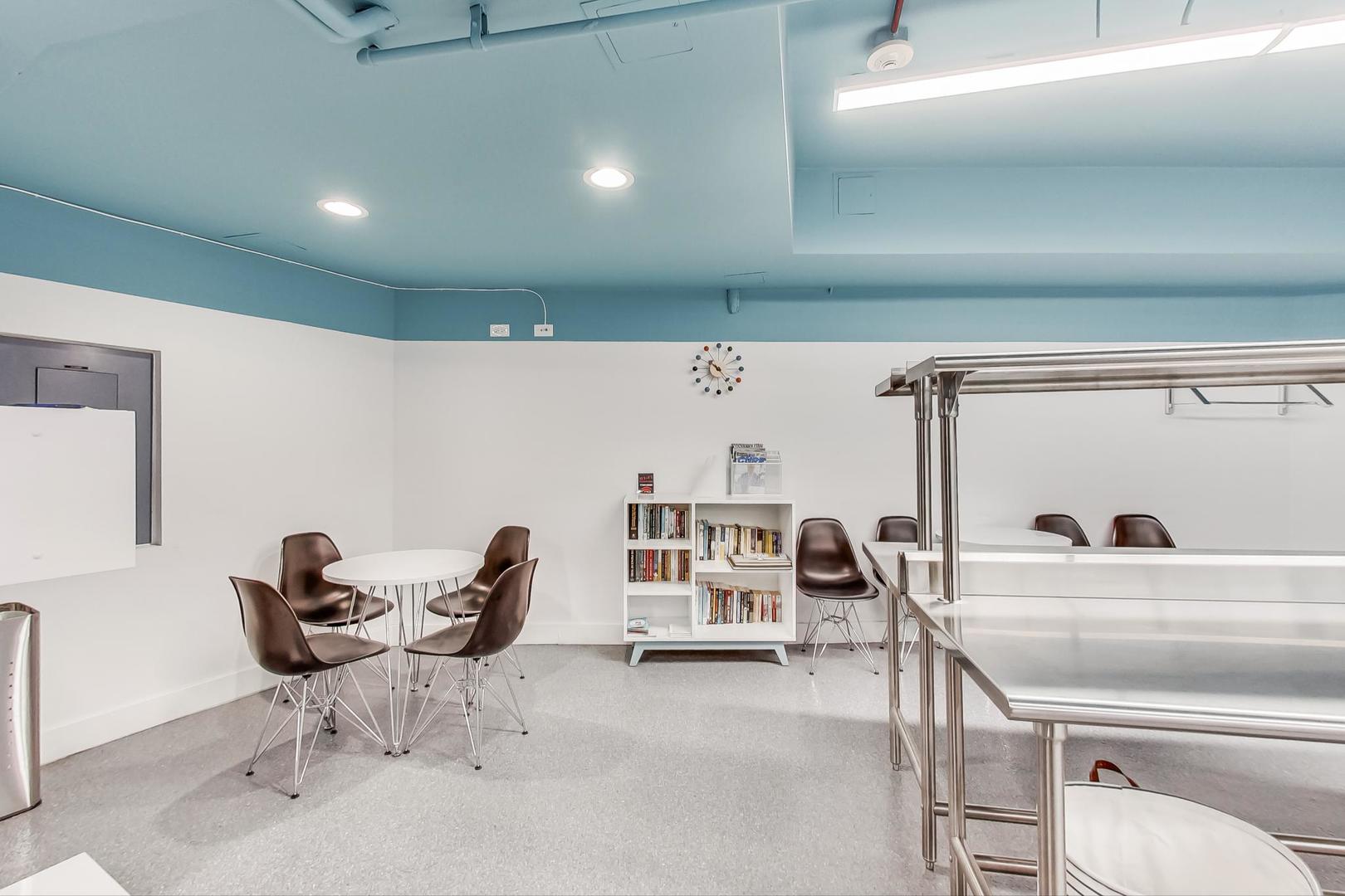 3930 North Pine Grove Avenue, Unit 2912 Chicago, IL 60613 - Photo 28 of 46