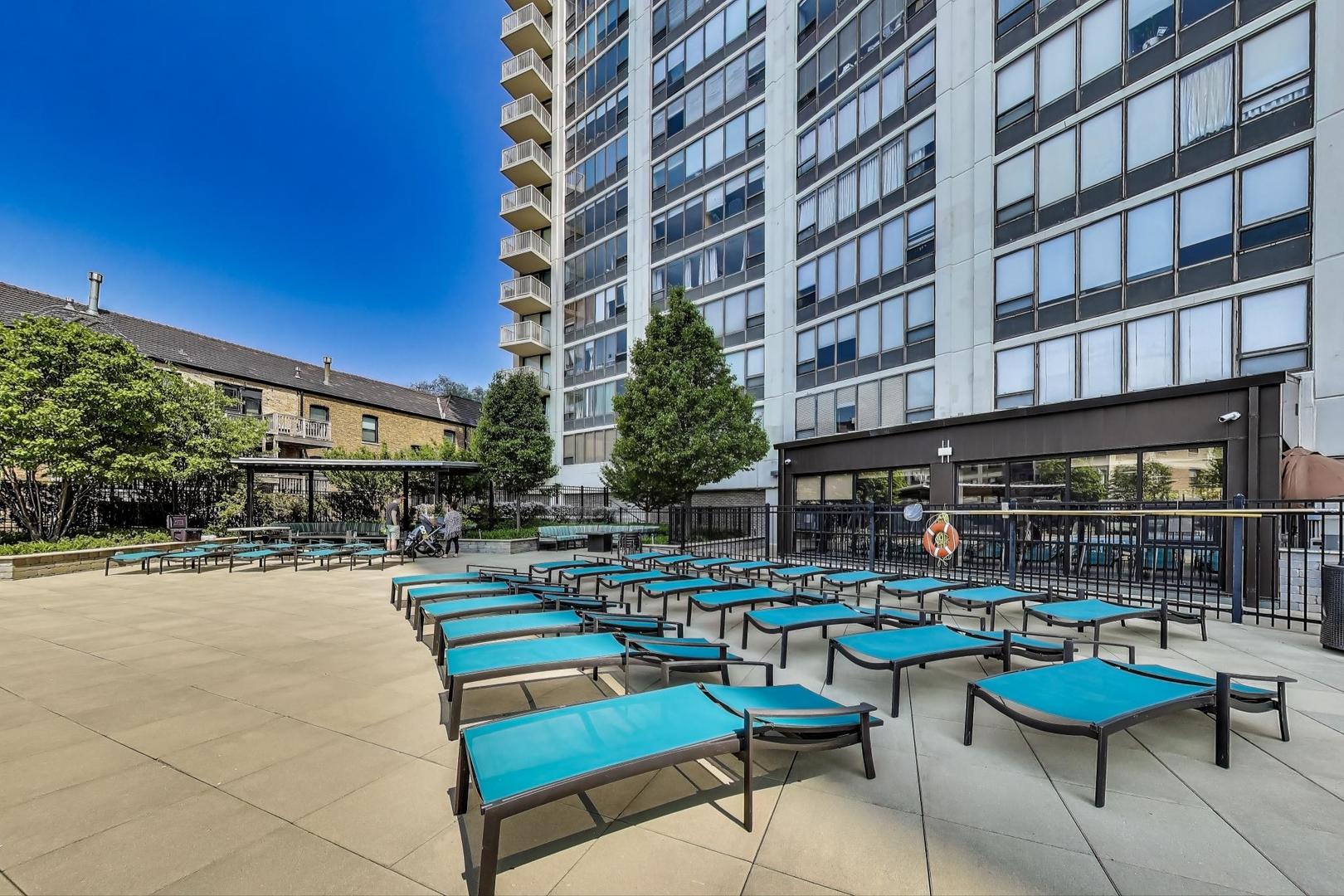 3930 North Pine Grove Avenue, Unit 2912 Chicago, IL 60613 - Photo 31 of 46