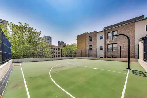 $225,000 | 3930 North Pine Grove Avenue, Unit 2912, Chicago, IL 60613