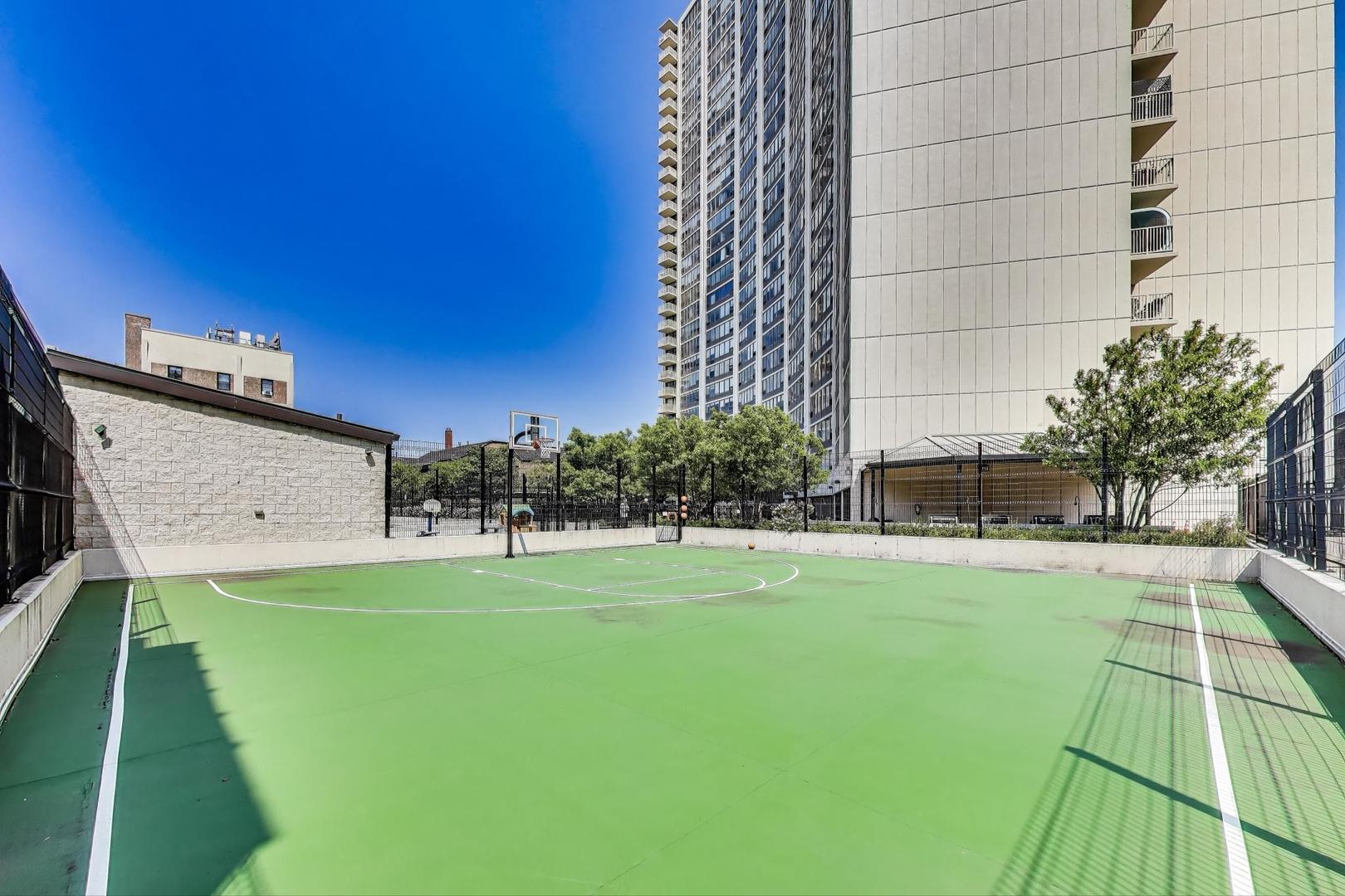 3930 North Pine Grove Avenue, Unit 2912 Chicago, IL 60613 - Photo 38 of 46