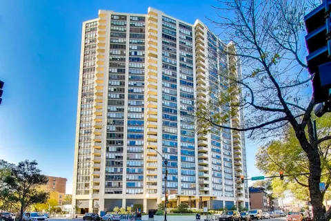 $225,000 | 3930 North Pine Grove Avenue, Unit 2912, Chicago, IL 60613