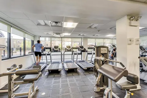 $225,000 | 3930 North Pine Grove Avenue, Unit 2912, Chicago, IL 60613