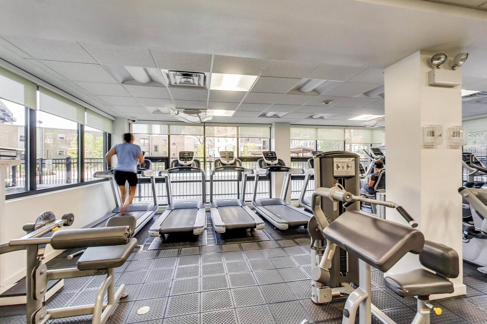 3930 North Pine Grove Avenue, Unit 2912 Chicago, IL 60613 - Photo 41 of 46