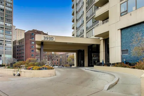 $225,000 | 3930 North Pine Grove Avenue, Unit 2912, Chicago, IL 60613