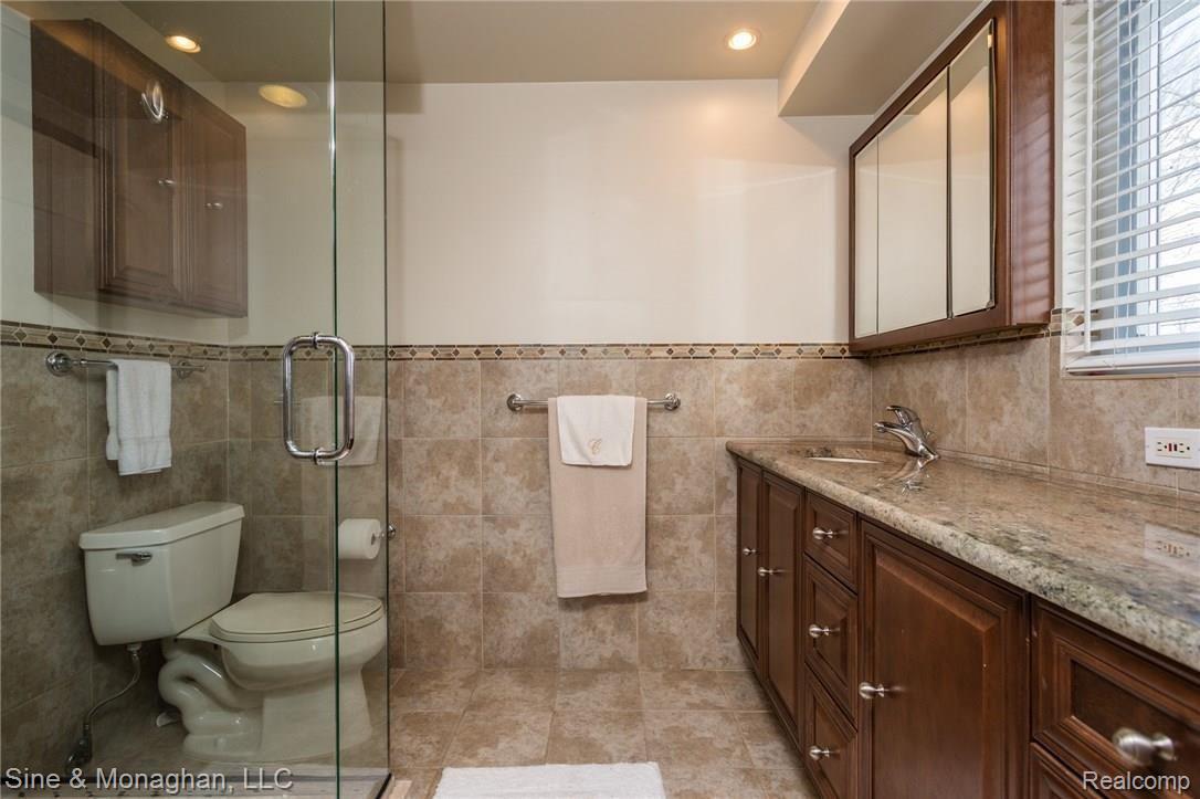 20 North Duval Road Grosse Pointe, MI 48236 - Photo 29 of 49 20 N Duval small004.jpg