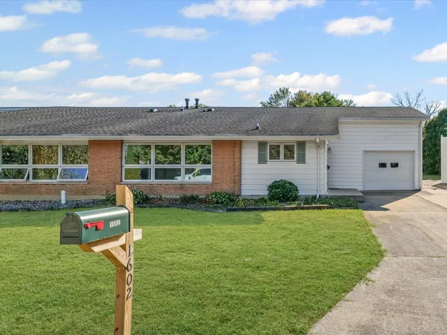 $165,000 | 1602 Golfview Circle, Rantoul, IL 61866