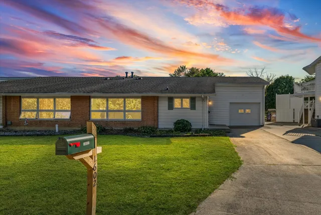 $165,000 | 1602 Golfview Circle, Rantoul, IL 61866