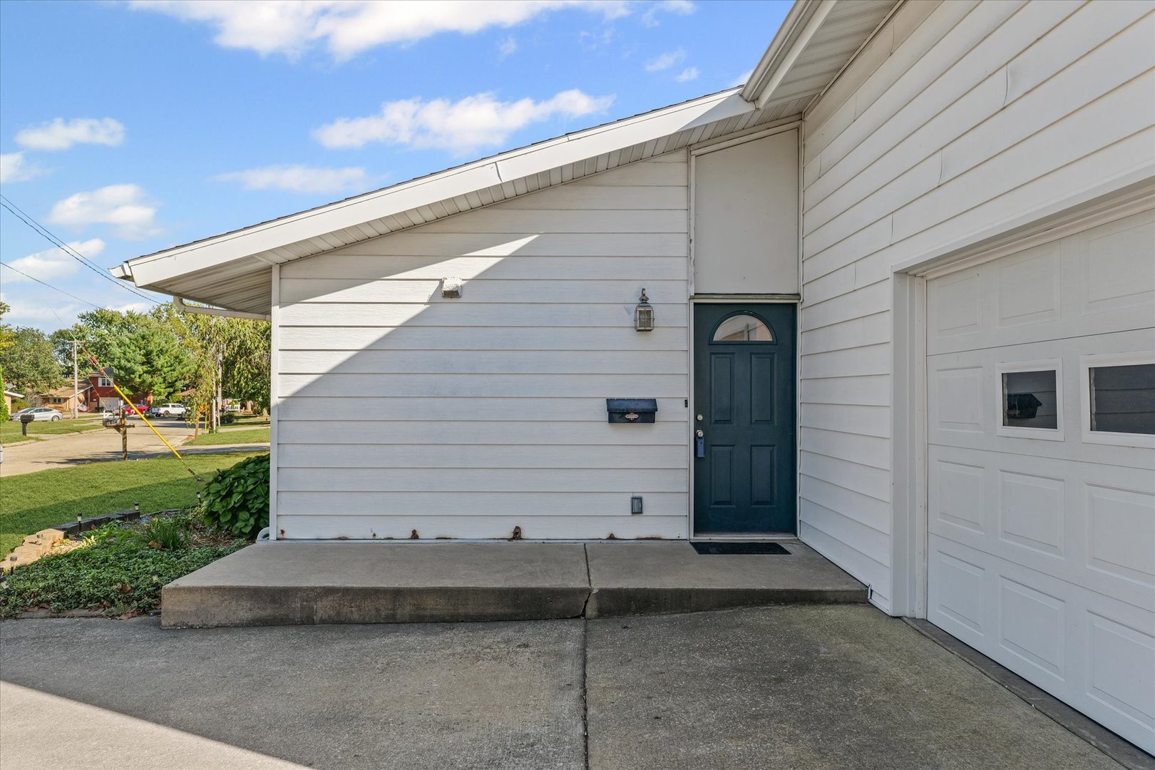 1602 Golfview Circle Rantoul, IL 61866 - Photo 5 of 36 a view of a house with backyard