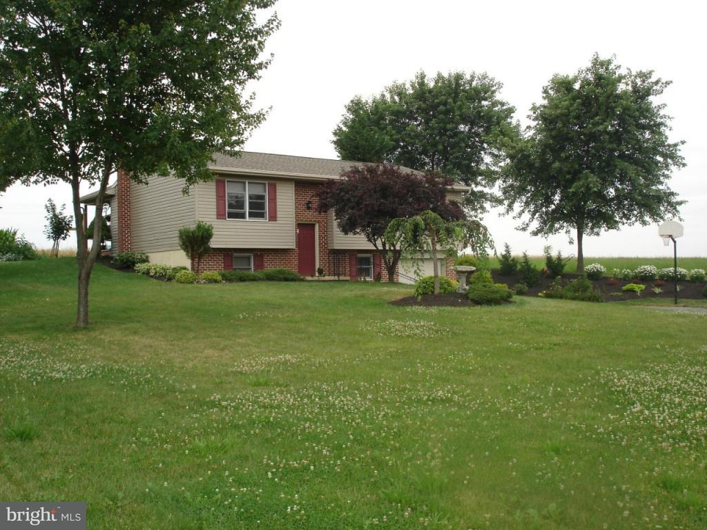 179 Bomberger Road Lititz, PA 17543 - Photo 1 of 32